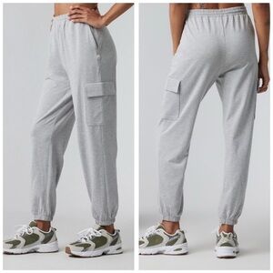 Vuori Women's Boyfriend Cargo Joggers. Size Large